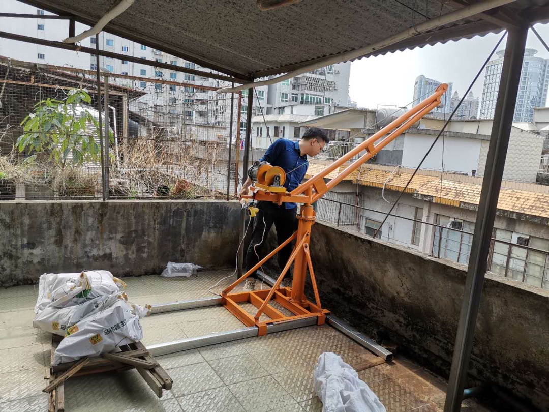 小型吊料機
